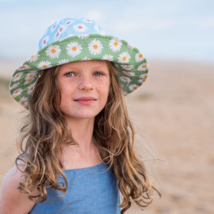 Acorn Reversible Hat - Daisy